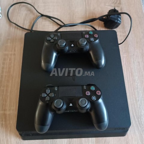 PS4 Slim A.V