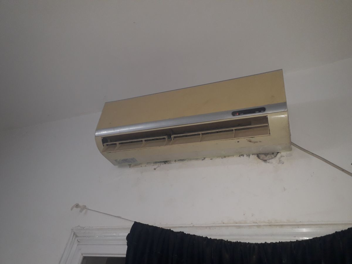TCL brand 1.5 HP air conditioner.