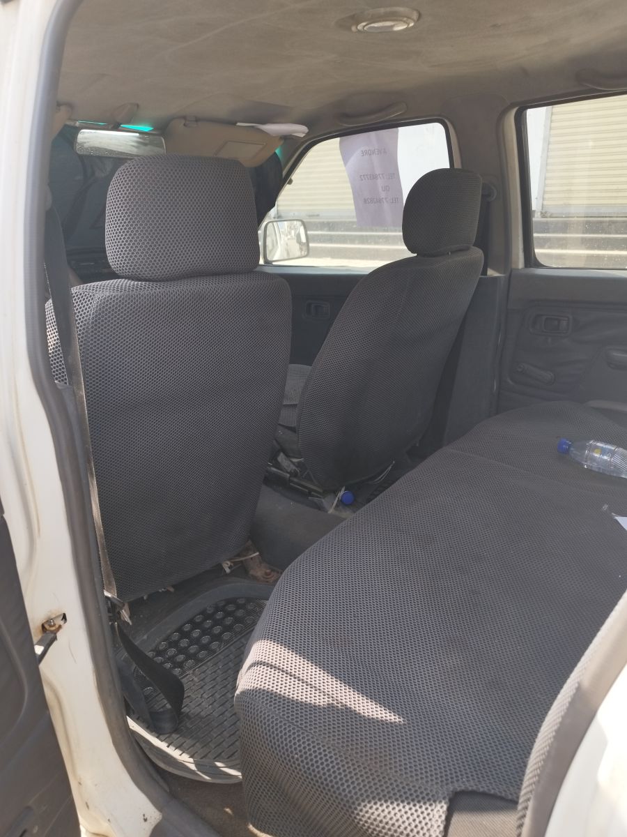 Voiture Nissan Hardbody