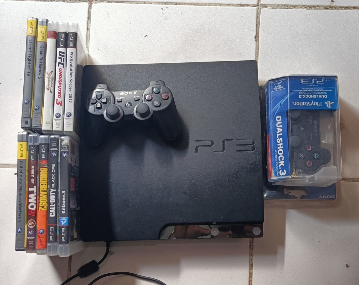 Console Playstation 3 + plusieurs jeux