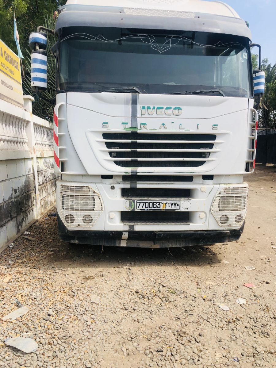 Camion Iveco 2014, diesel, simple, excellent état