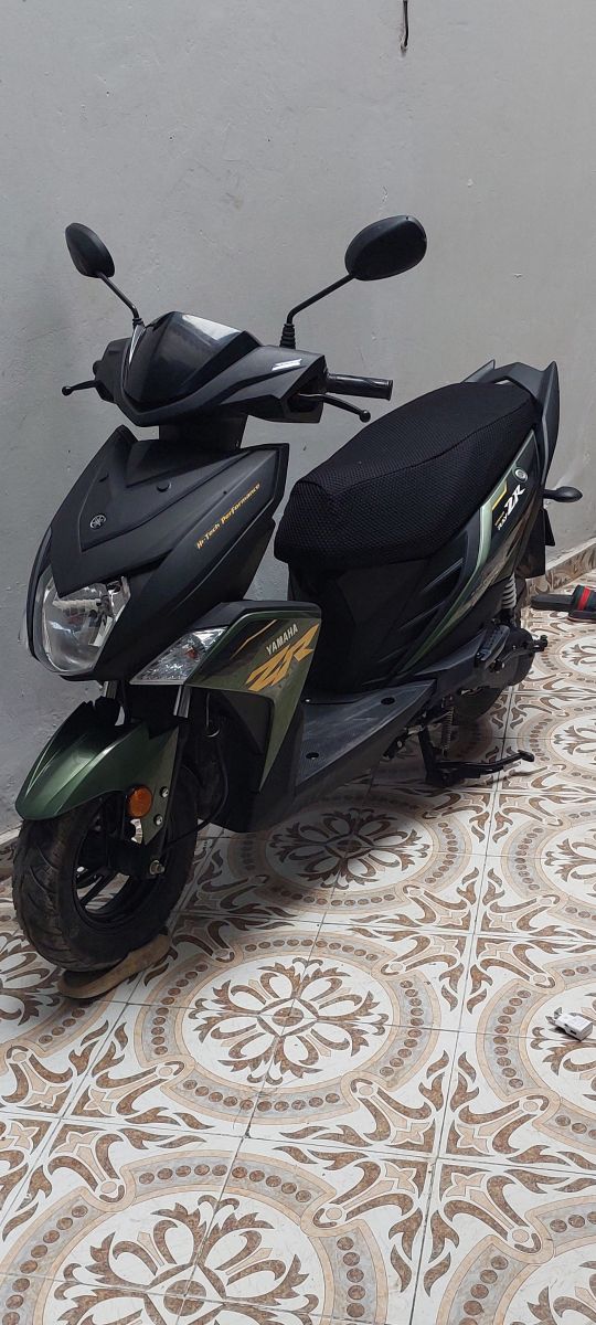 MOTO YAMAHA SCOOTER ZR 110