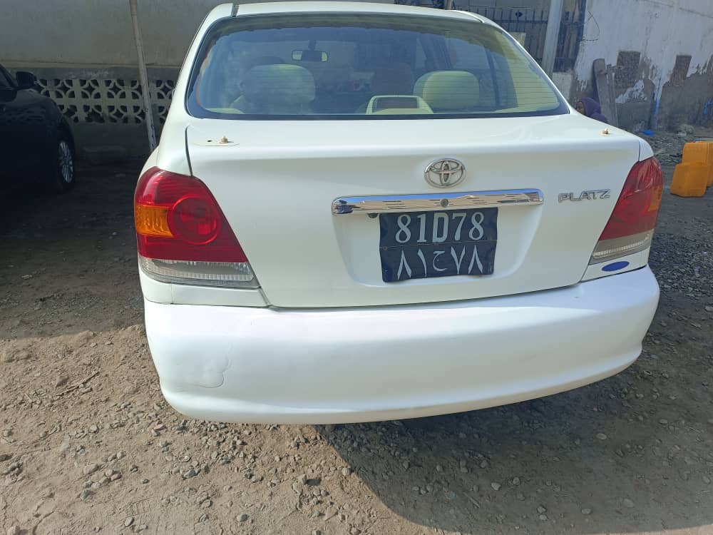 Toyota Platz 90000 km, bon état