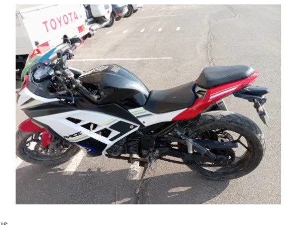 Moto Jinchang CBR 180cc - 1 an d\'utilisation - Excellent état