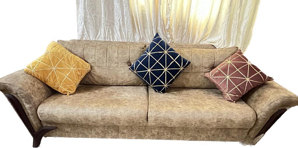 A vendre salon tout neuf + rideaux