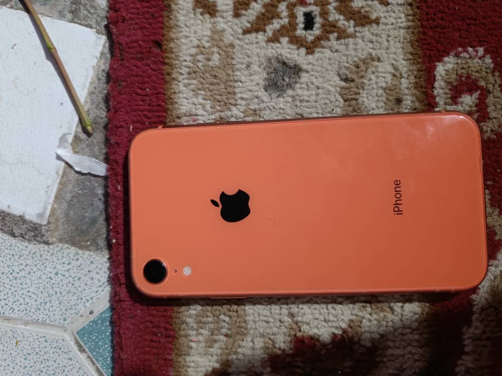 iPhone XR Orange 128 Go, comme neuf à Djibouti