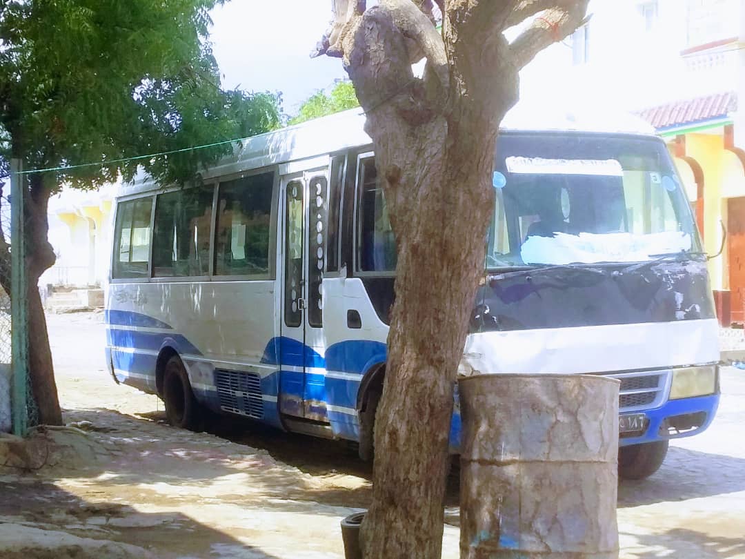 Bus Mitsubishi Rosa en bon état