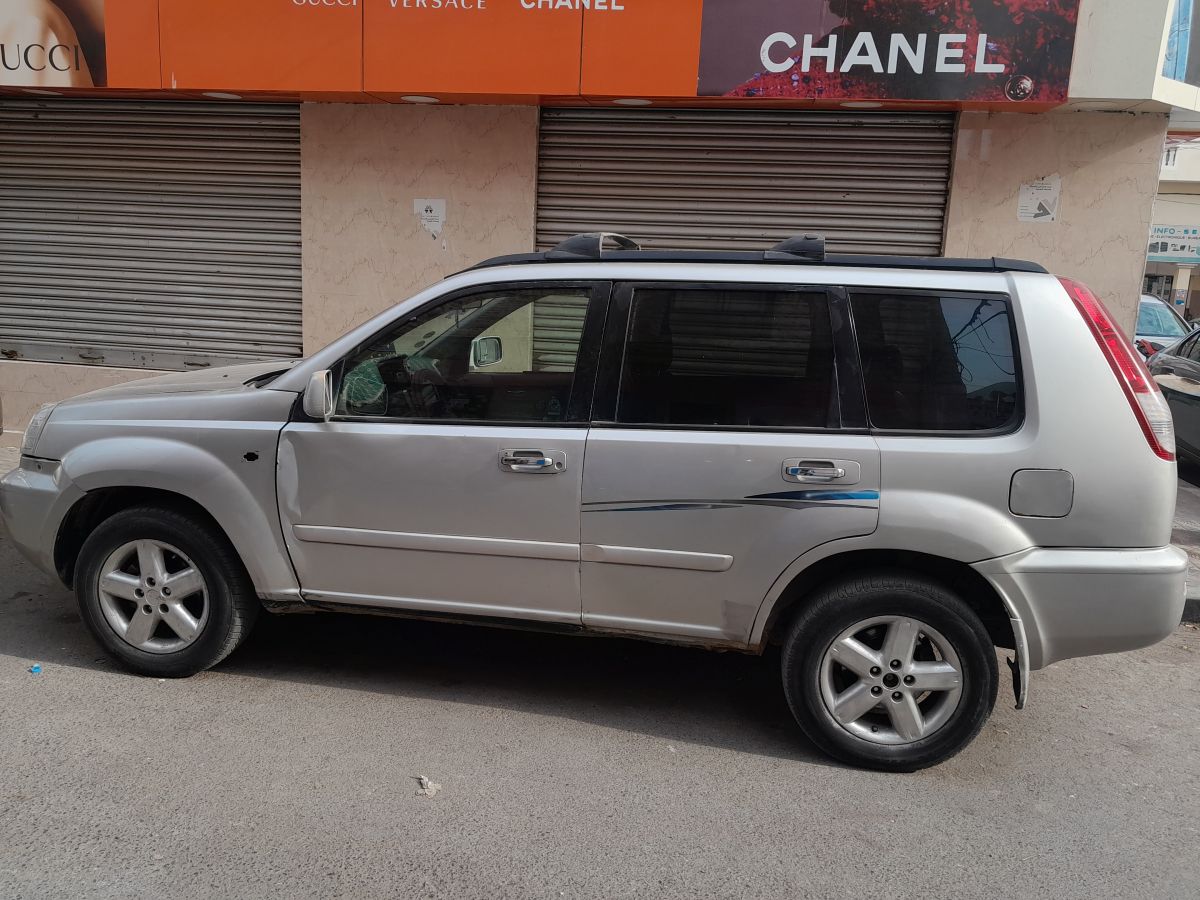 Nissan Xtrail 2005, essence, climatisation impeccable