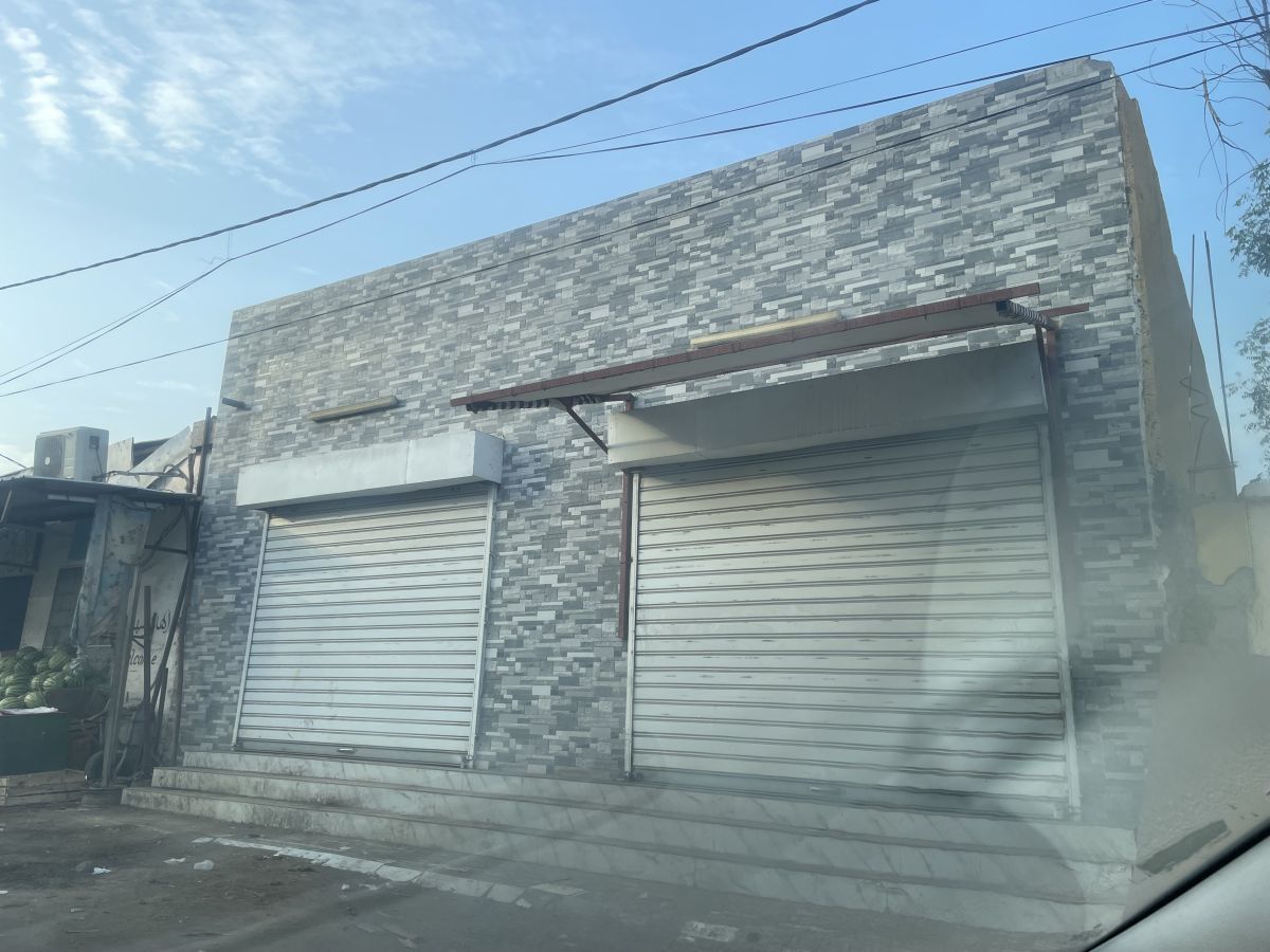 Locaux commerciaux sur l\'avenue Mandela