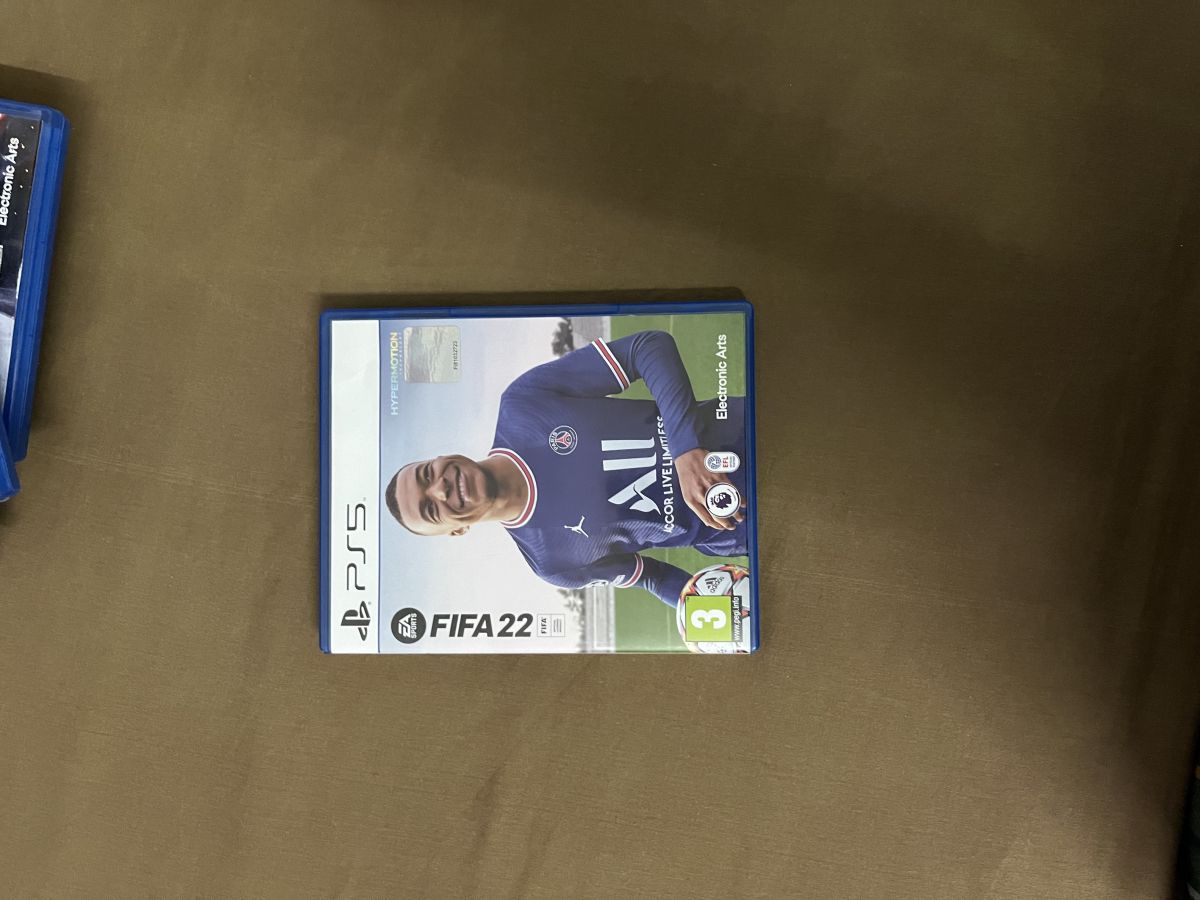 Jeu Fifa 22 en excellent état, sans bug