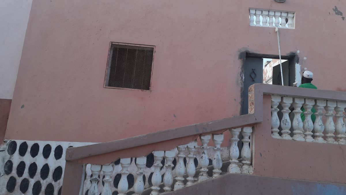 Maison spacieuse avec cour et cuisine équipée à louer