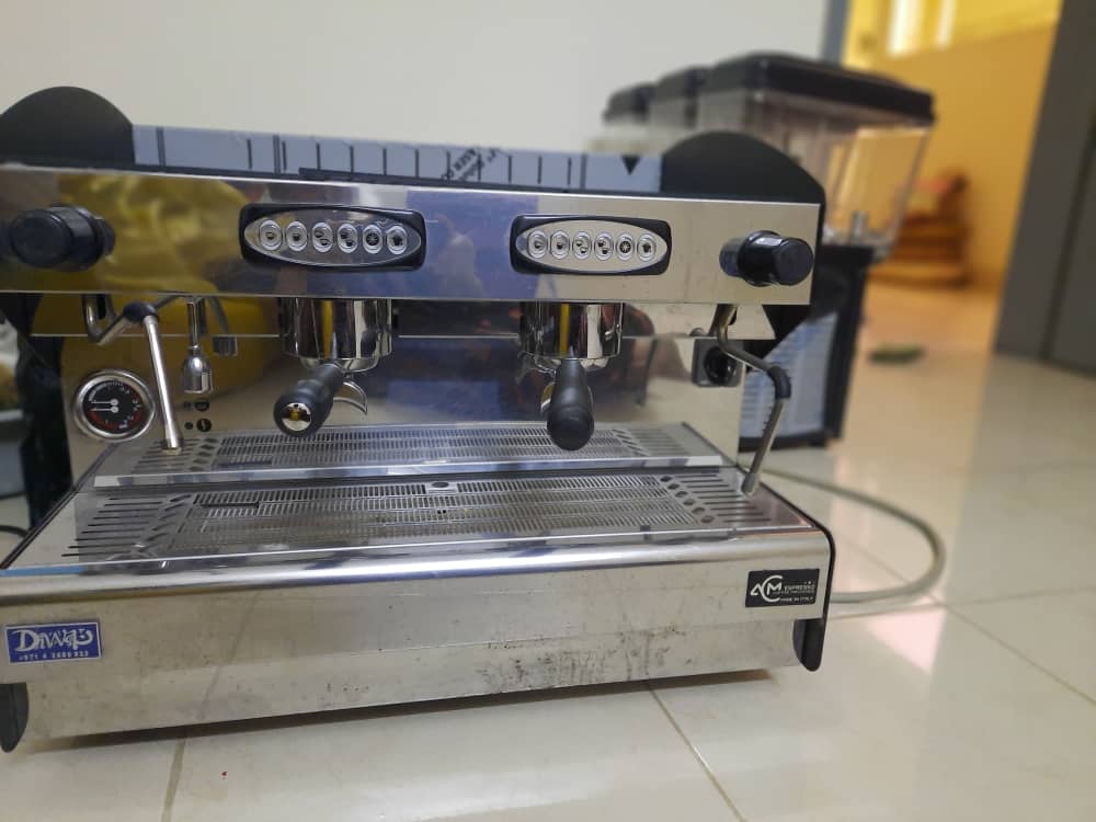 Machine à café professionnelle neuve à débattre