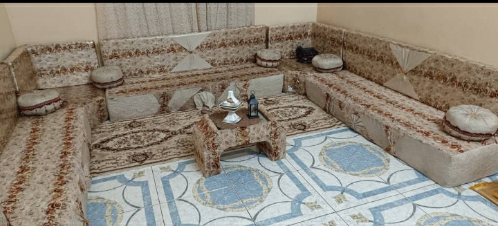 Meuble intérieur complet avec tapisseries