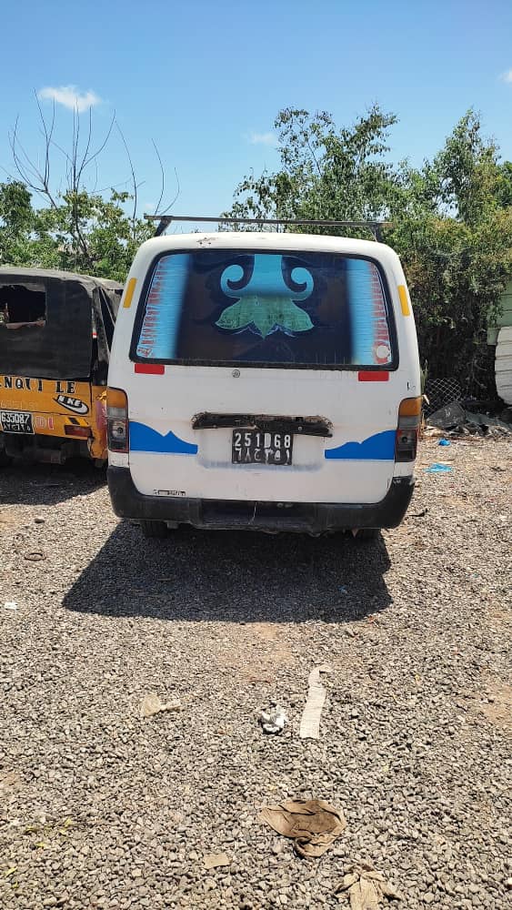 Mini-bus en bon état à vendre