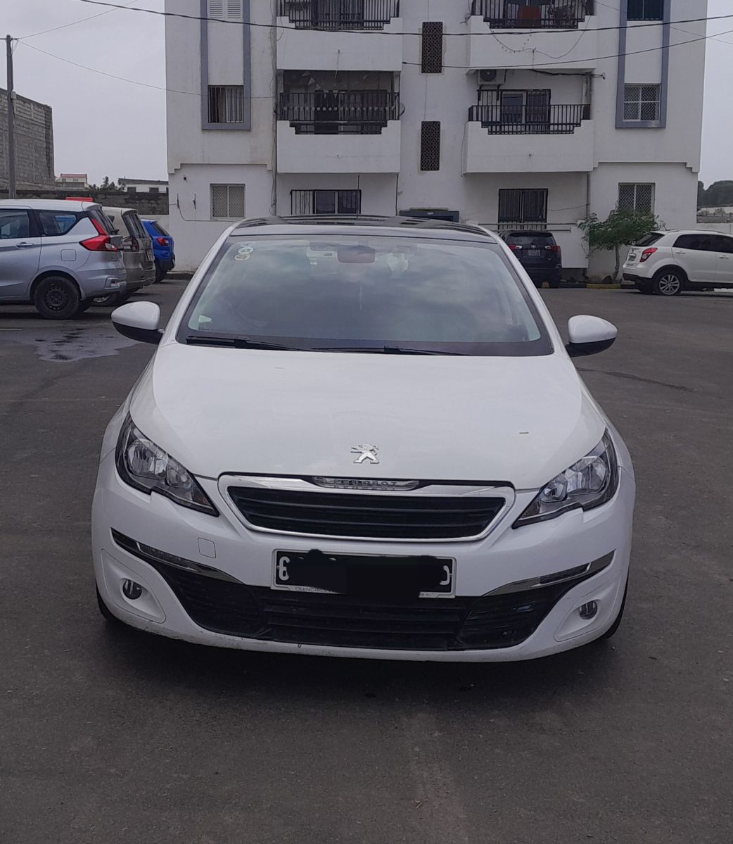 Peugeot 308 SW 2015 - Diesel- Automatique - Bon état