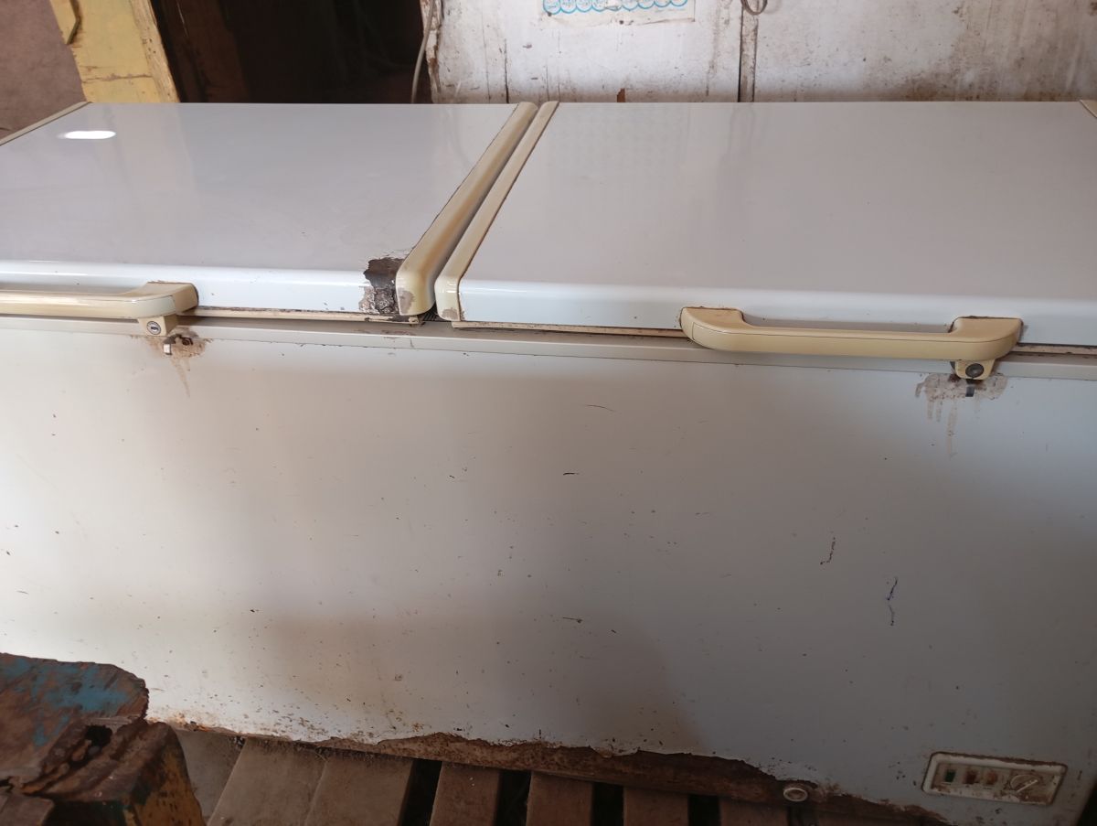 Réfrigérateur en bon état, garantie d\'un mois, prix négociable