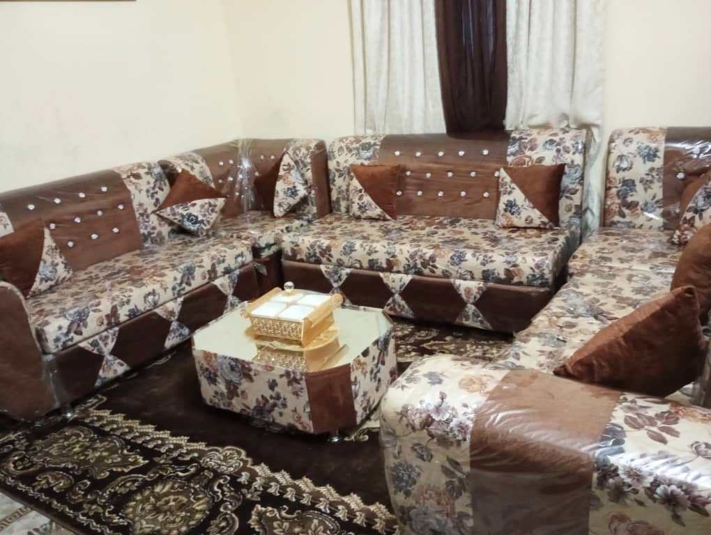 Kettlebell UPFIT 2kg - Haltère Fonte Bleu - Prise Main Confotable - Fitness à La Maison