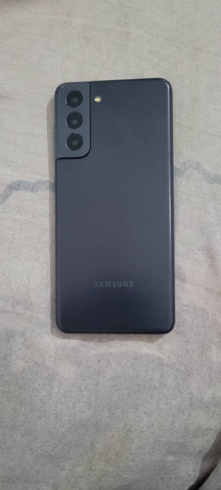 Samsung S21 5G, écran dynamique, haute résolution, comme neuf. Débloqué pour tous opérateurs. Batterie longue durée