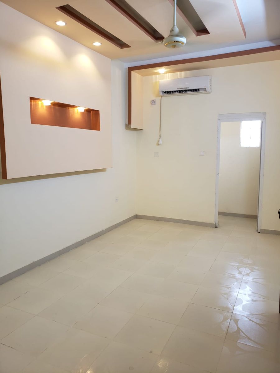 Villa spacieuse F5 avec terrasse et parking privé à Cité Hamdani PK12