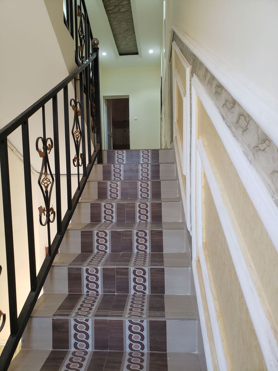 Villa spacieuse F5 avec terrasse et parking privé à Cité Hamdani PK12