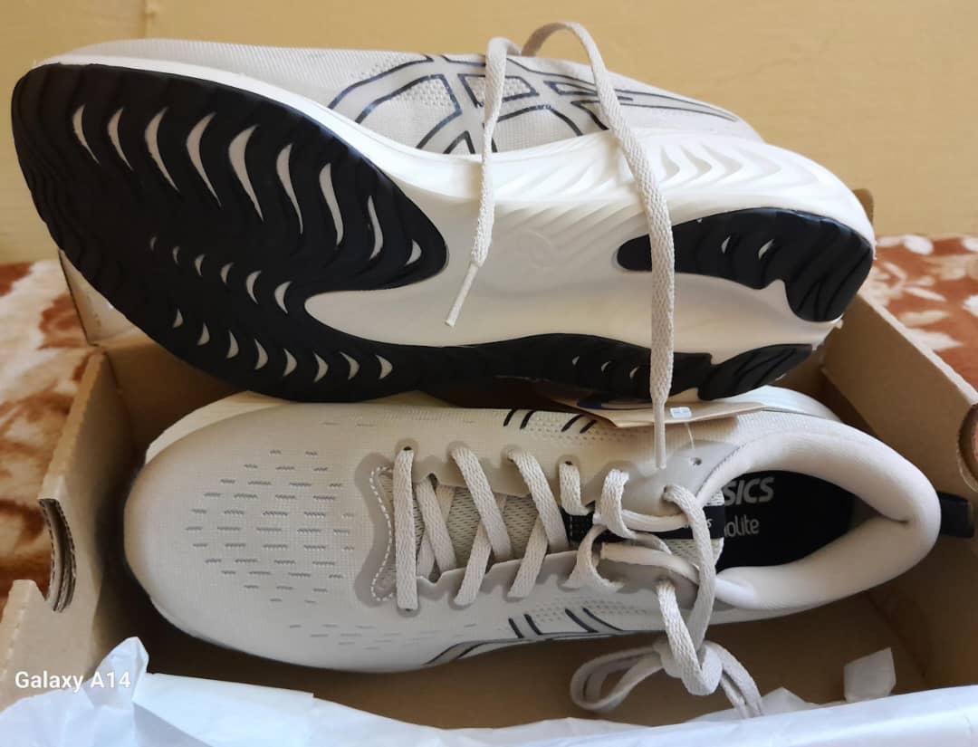 Chaussures de sport neuves, taille 41, brand new USA