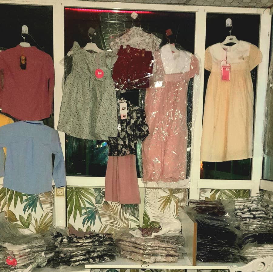 Boutique de vêtements avec livraison gratuite et prix imbattables