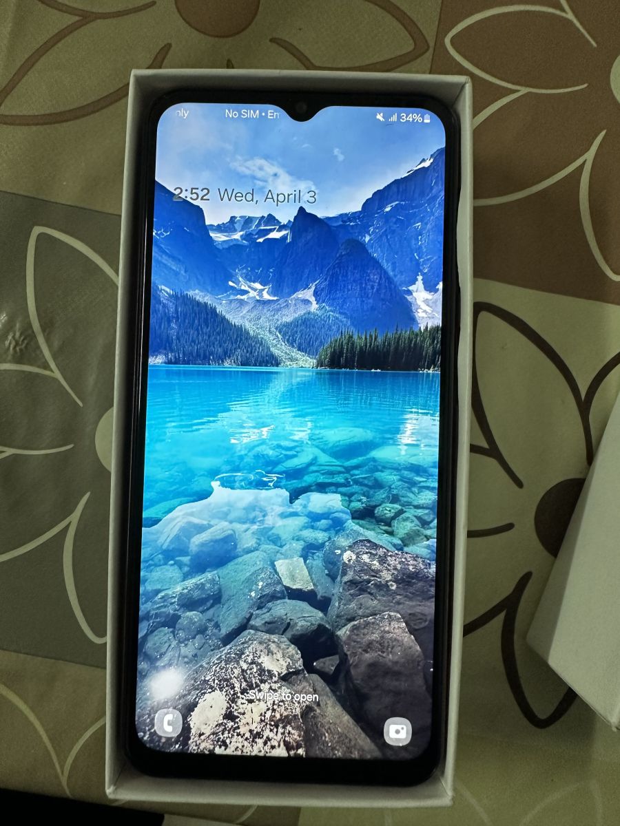 Samsung Galaxy F13, comme neuf, acheté récemment