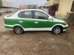 Taxi Toyota à vendre pour pièces ou nouveau moteur