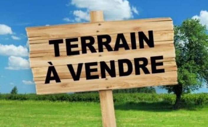 Terrain a vendre au héron a cote l\'hôtel acacias