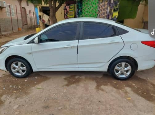Location voitures 4x4 et tourisme - Hyundai Accent, Avante, Tucson, Kia