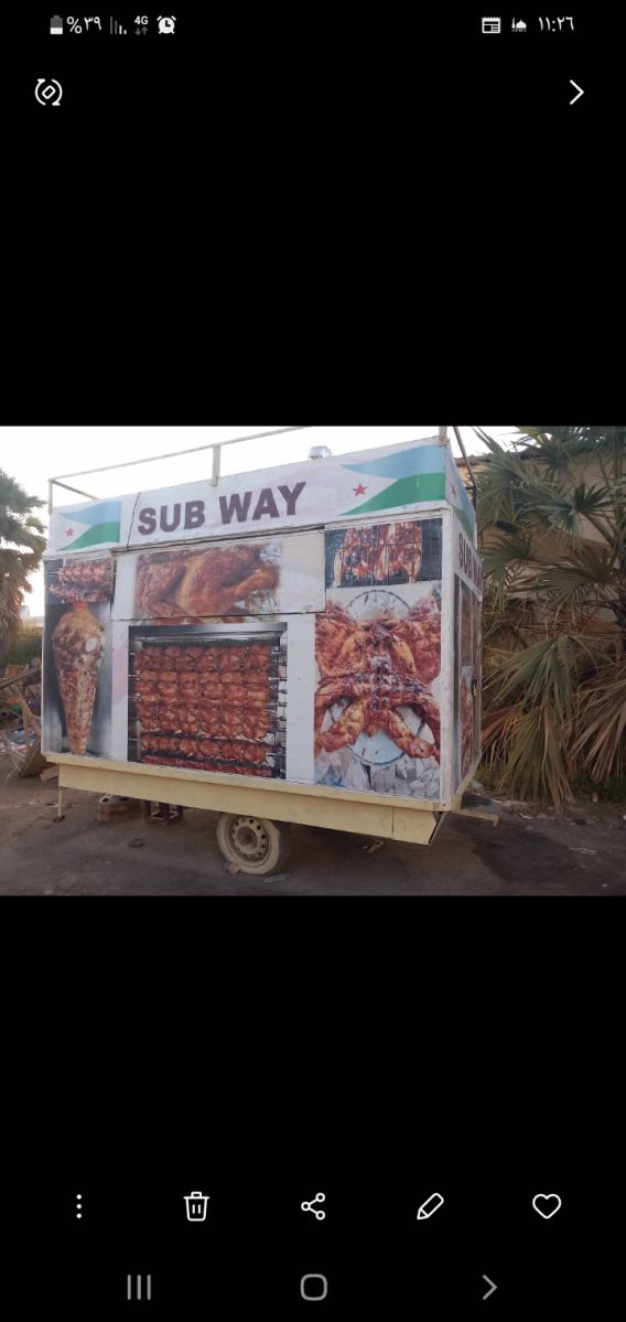 Restaurant de poulet avec chariot et appareil grill inclus