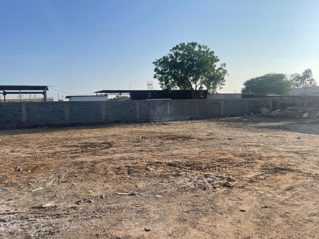 Terrain à louer 1000 m2 avec service de sécurité à Boulaos Zone Indu