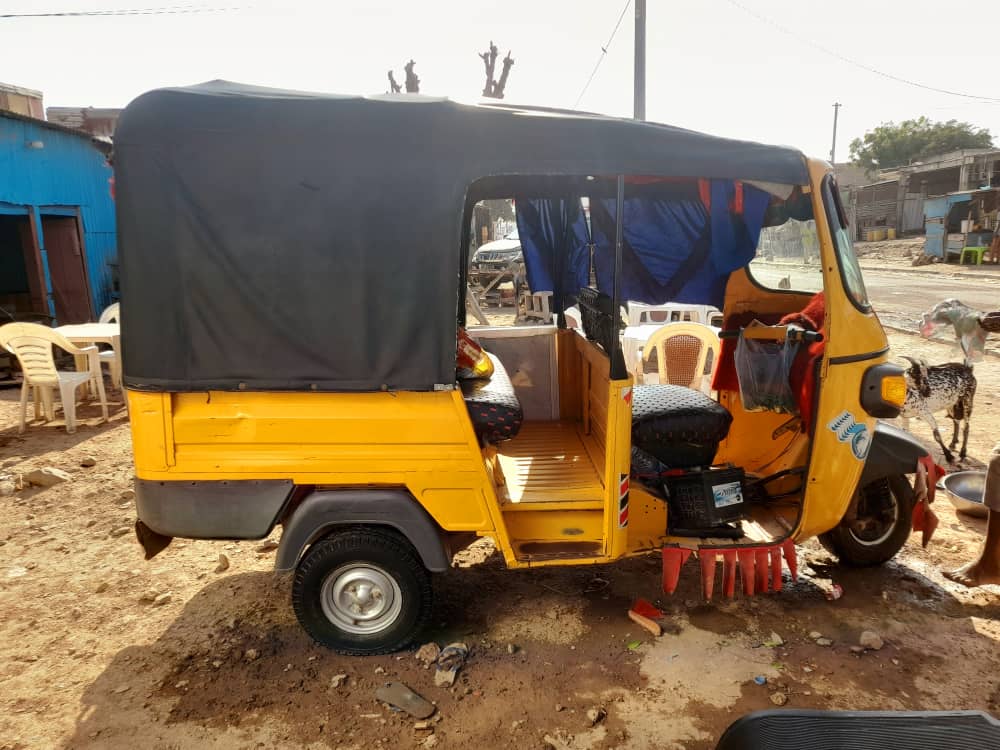 Bajaj 6 places en excellent état à vendre