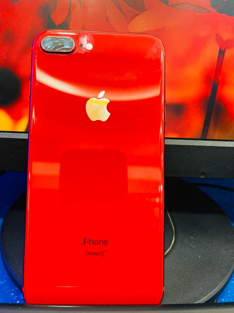 Vente d\'un iPhone 8 plus couleur Rouge occasion