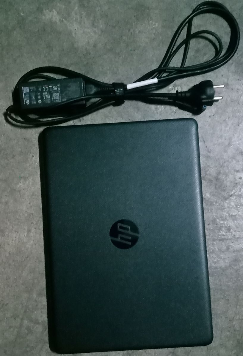 Ordinateur portable en excellent état - À vendre telephone: 77126422