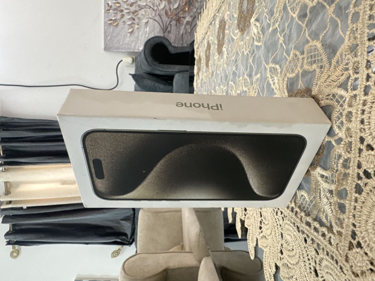 iPhone 15 Pro 128 Go, presque neuf, abordable