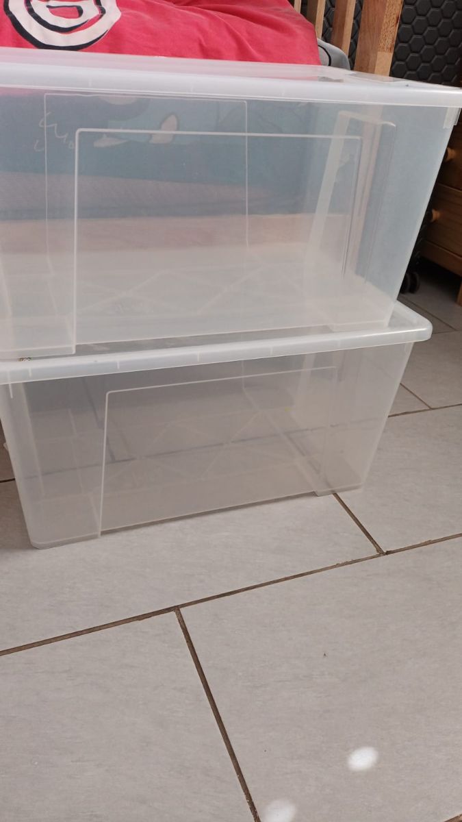 Bac de rangement en plastique