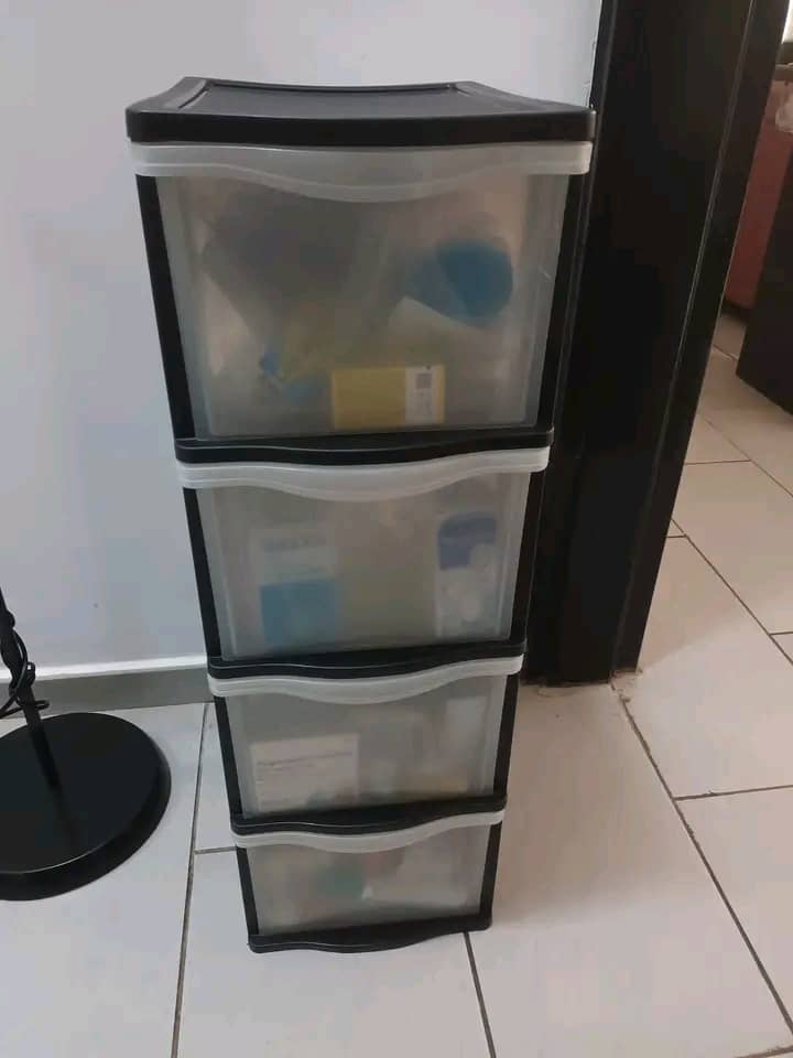 Bac de rangement en plastique