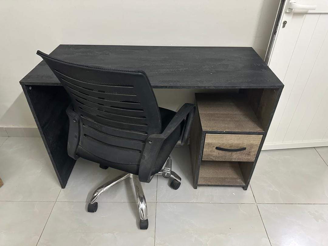 Bureau en bois à vendre