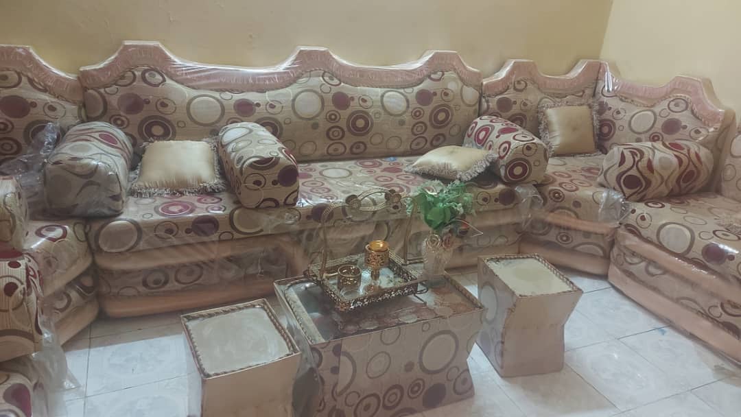 Canapé design en excellent état pour un intérieur moderne