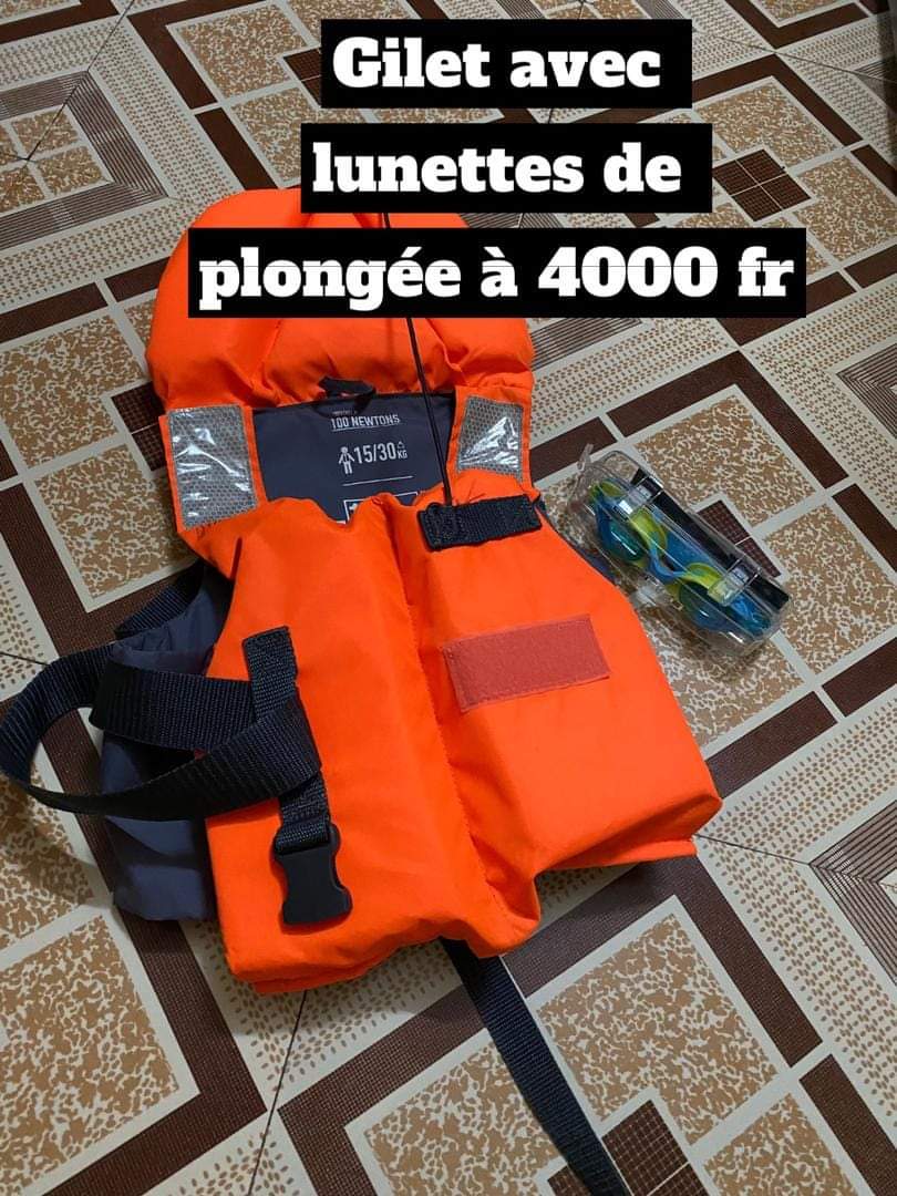 Gilet De Sauvetage Enfant 3-4 Ans – Flottaison Intégrale, Brassards Inclus, Anti-UV, Pour Garçon Et Fille