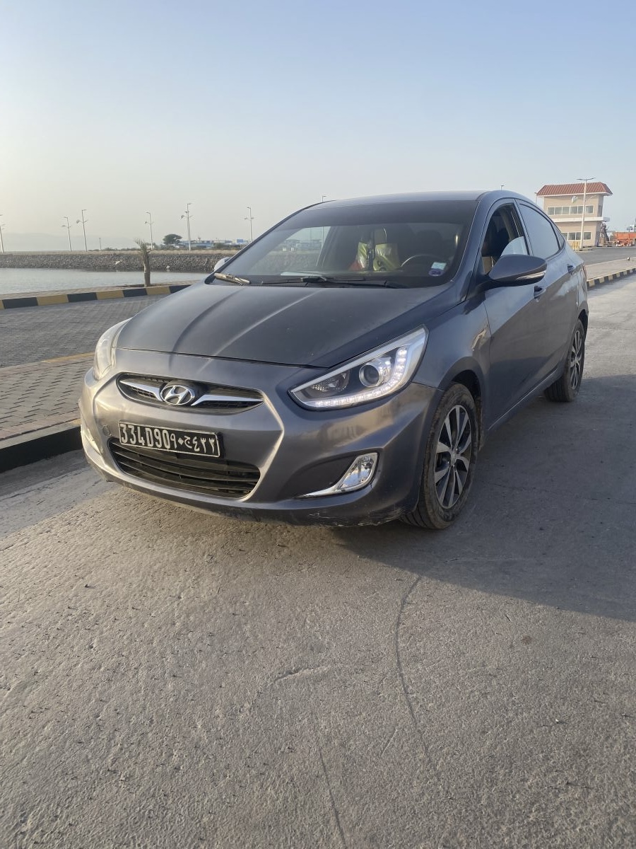 Hyundai Accent 2014, diesel, boîte Automatique, très économique