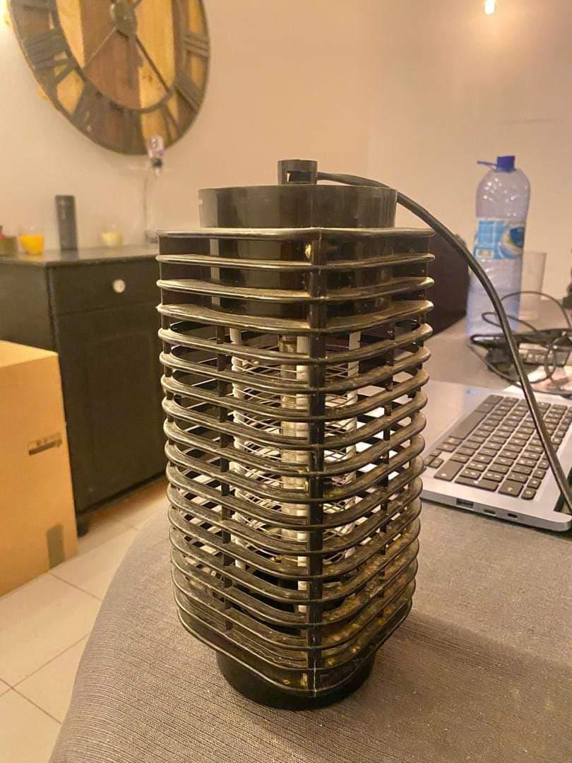Lampe anti insectes