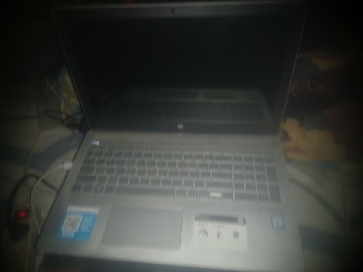 Ordinateur portable HP Pavillon i7 7e gén., 1To stock., 8Go RAM, bon état