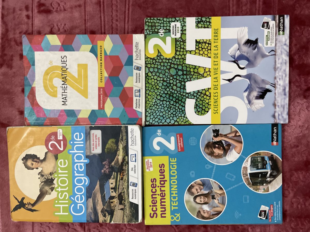 Livres de seconde, SVT, SNT, histoires, maths à Djibouti