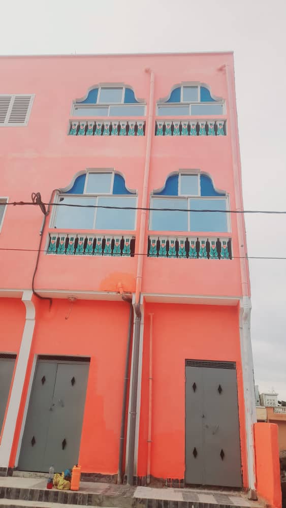 Maison R+2 neuve avec 4 chambres à louer à Barwaqo 2 Phase 1