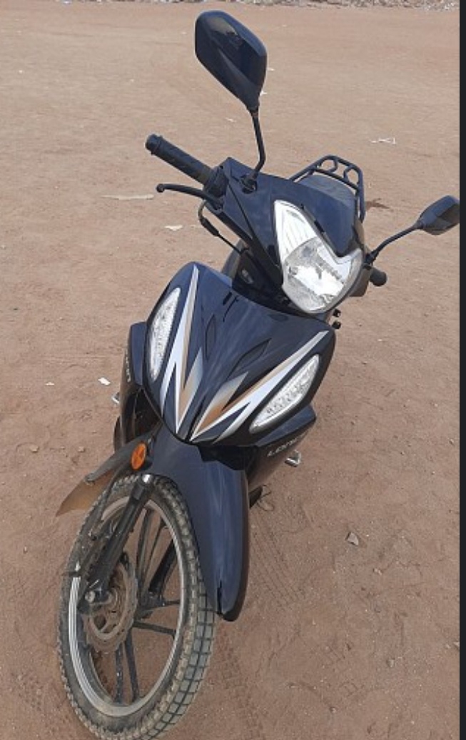 Moto Loncin 110cc Noir, 16 000km, Négociable