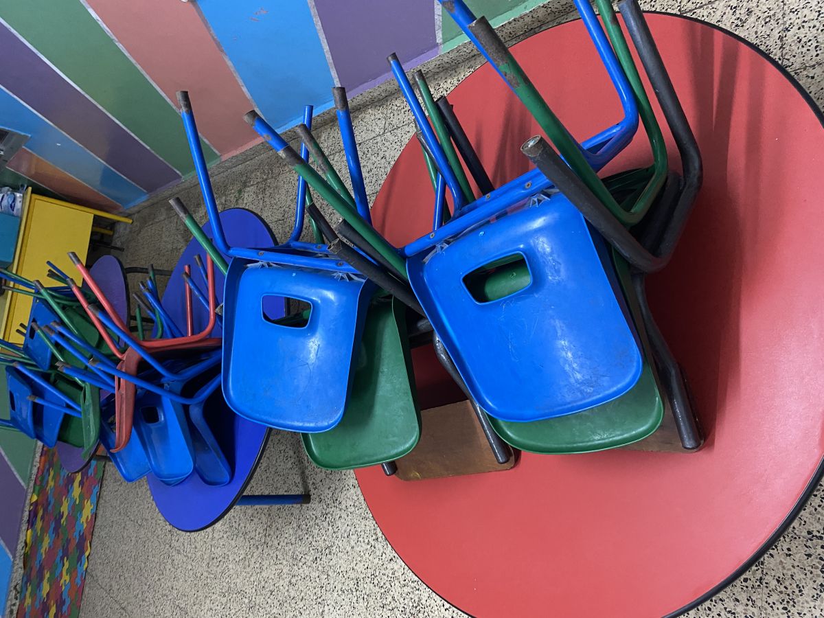 Ensemble Table et Chaises pour École Maternelle