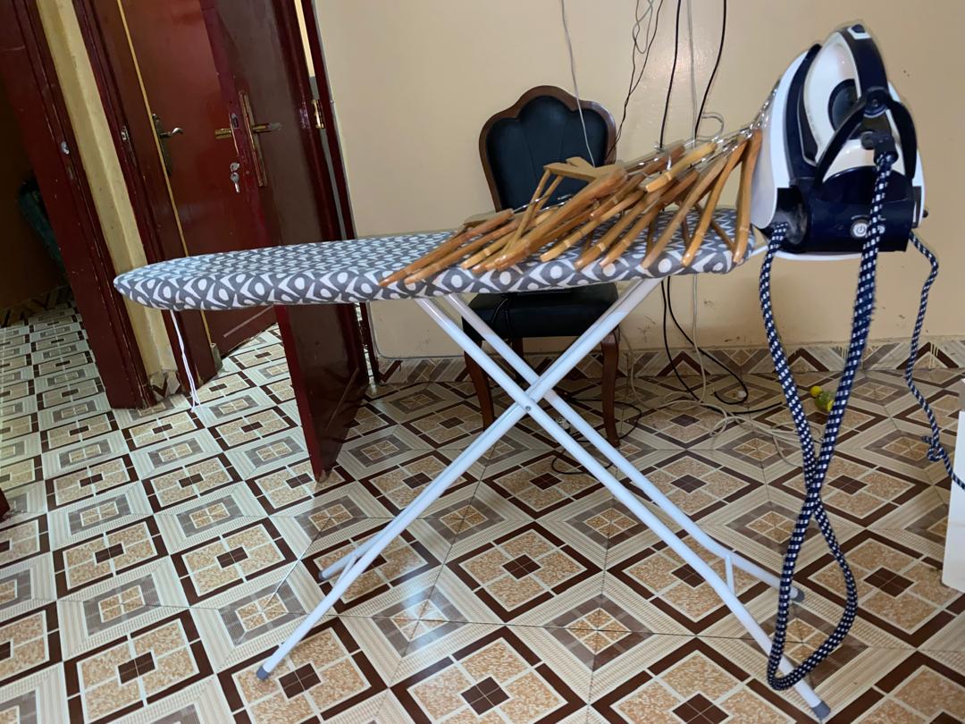 Table de repassage avec central vapeur à vendre