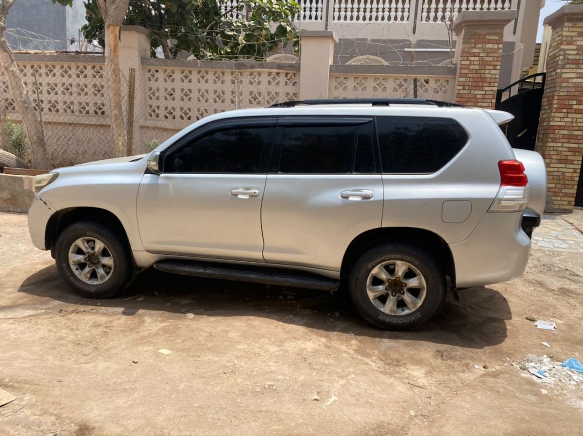 Toyota Prado 2011, diesel, manuelle, excellent état